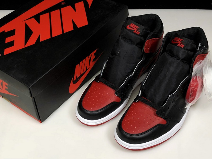 Air Jordan 1 Retro High OG “Banned” 555088-001