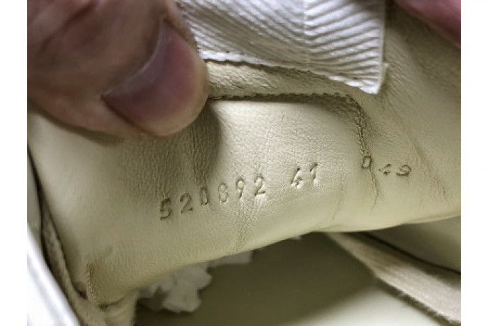 G*u*i rython wave 576052 drw00 9522