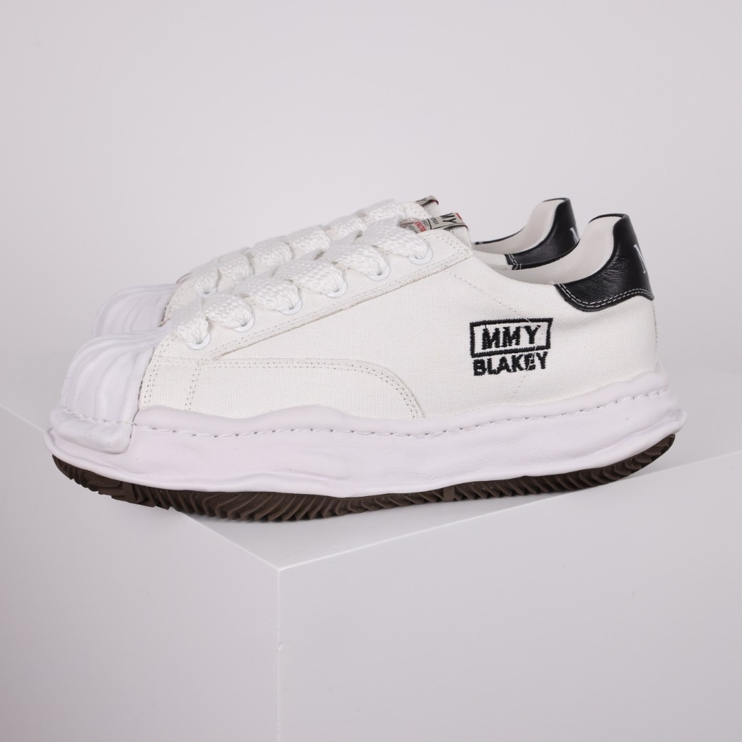 Ma*s*n mihara yasuhiro mmy sneaker