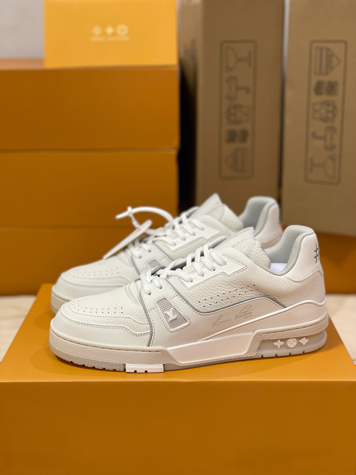 Loui Vuitto TRAINER SNEAKER