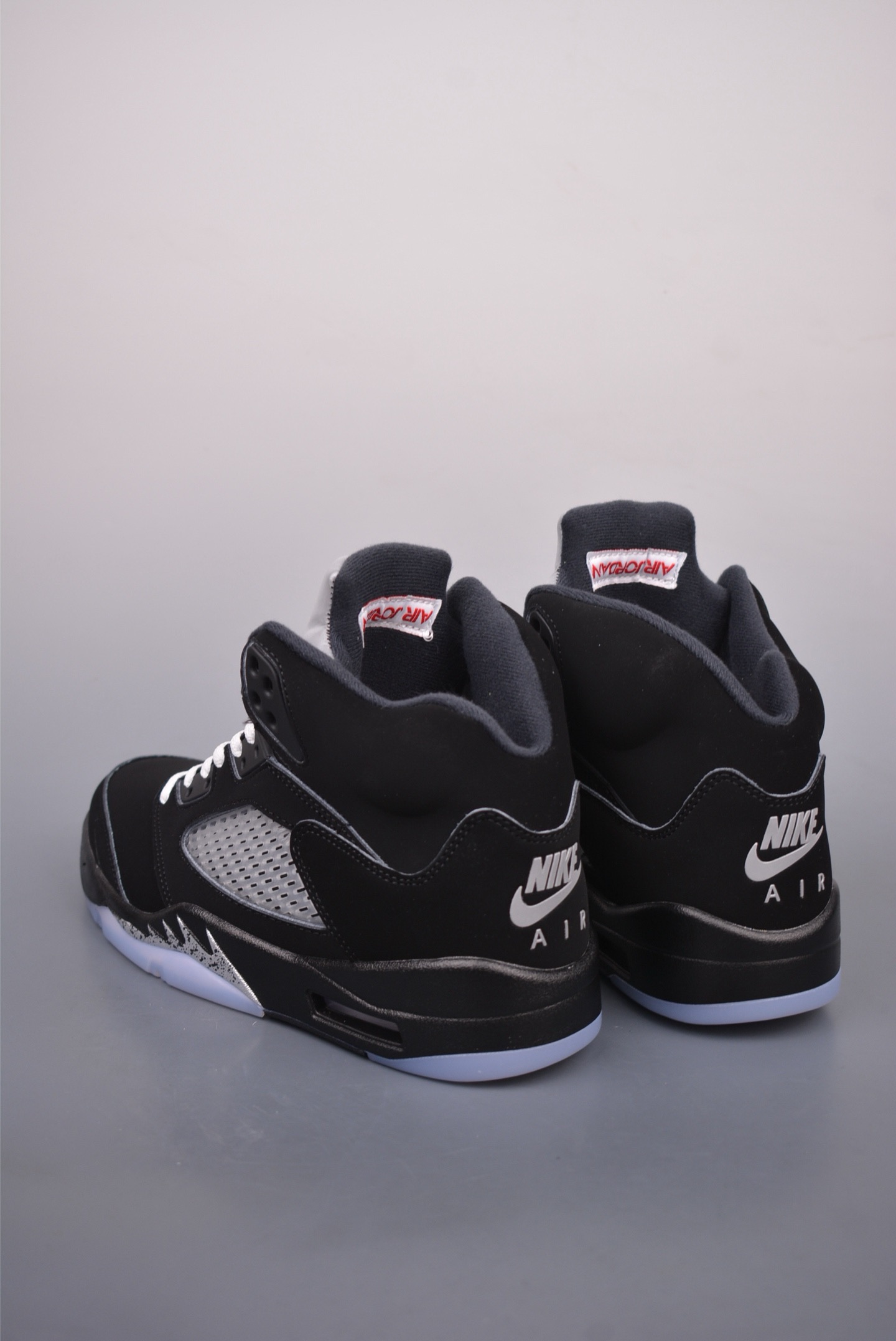 AIR JORDAN 5 BLACK METALLIC (2016) 845035-003